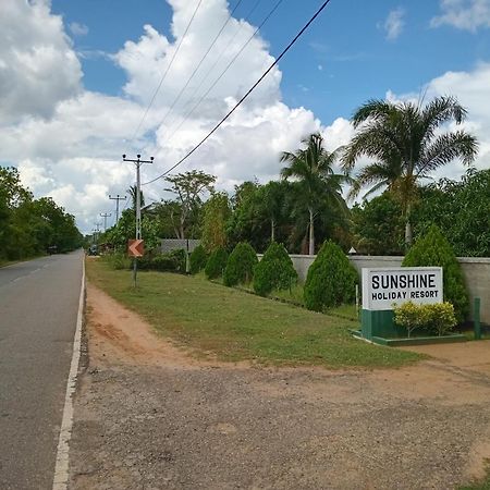 Sunshine Holiday Resort -Sella Kataragama Buitenkant foto